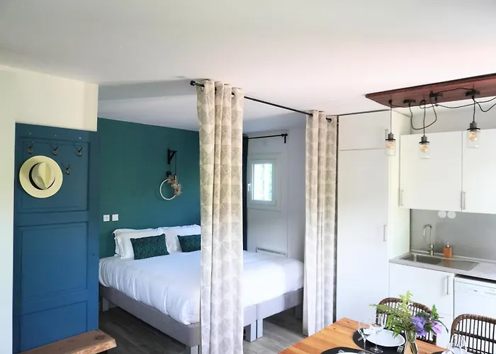 La Quintita - Avec Jardin Bed & Breakfast 4*